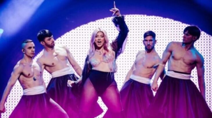 Eurovision 2022: Σχημάτισε τον Αλβανικό αετό – Χαμός με τη Ronela