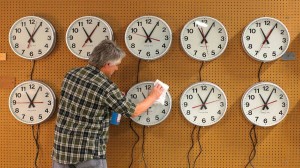 Ανατροπή με την αλλαγή ώρας: Γυρνάμε ή όχι μια ώρα πίσω τα ρολόγια μας και πότε;