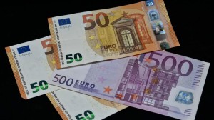 Τεράστια ανάσα: 250 ευρώ επίδομα σε αρκετούς δικαιούχους!
