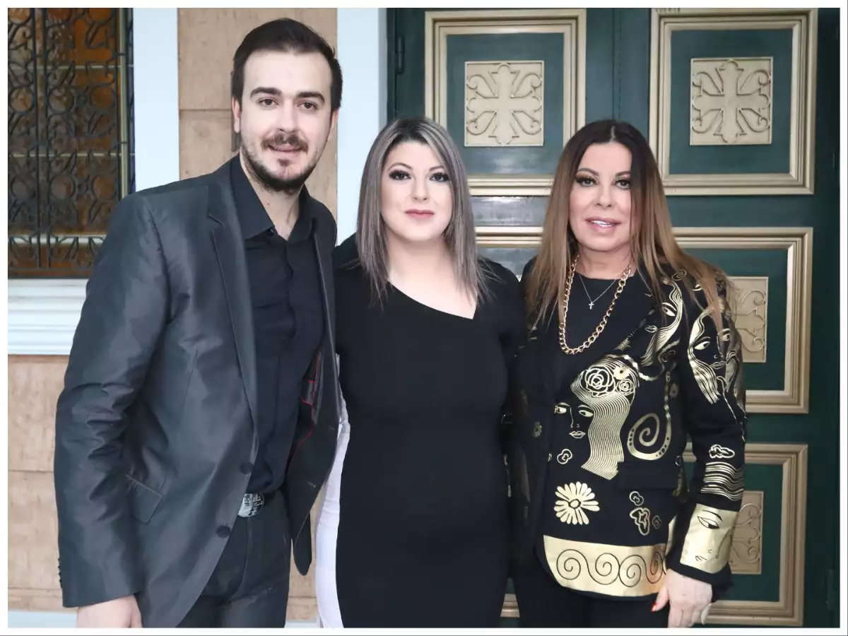 Όλγα Κιουρτσάκη και Φώτης Λώσης προσέγγισαν την Άντζελα Δημητρίου 