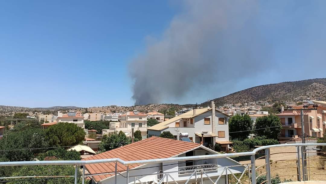 Ήχησε το 112 για δασική πυρκαγιά στη Λεωφόρο Βάρης – Κορωπίου 3 1718794061055
