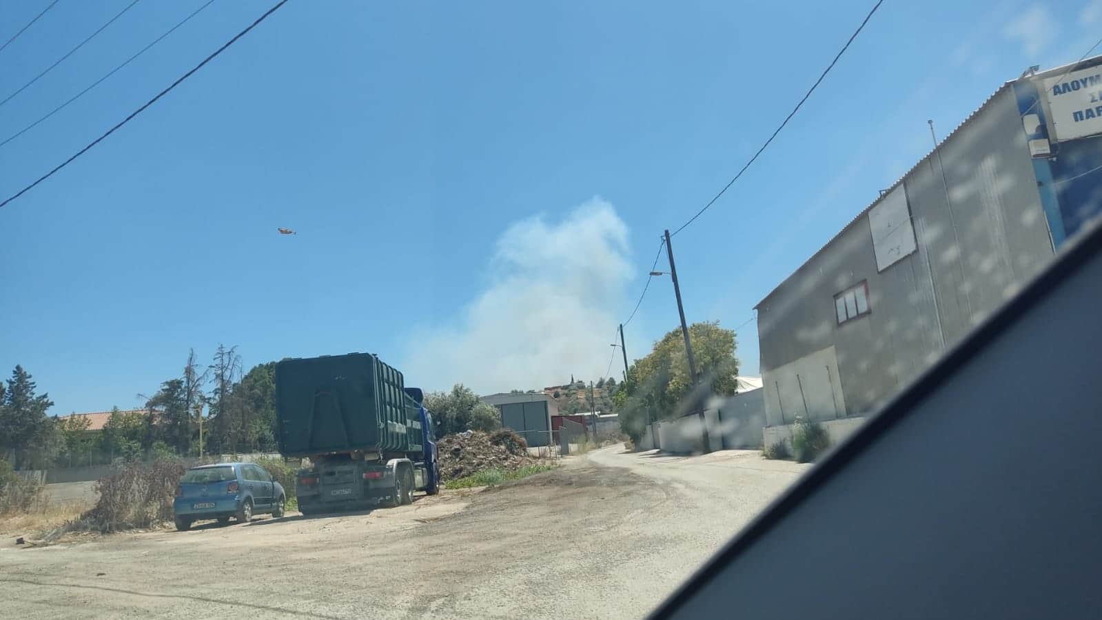 Μήνυμα 112: Μεγάλη φωτιά στη Βάρης – Κορωπίου: Εκκενώνονται περιοχές – Μπήκε στο κτήμα «Νεφέλες» – Ζημιές σε σπίτια 2 112 1 1599x899 1