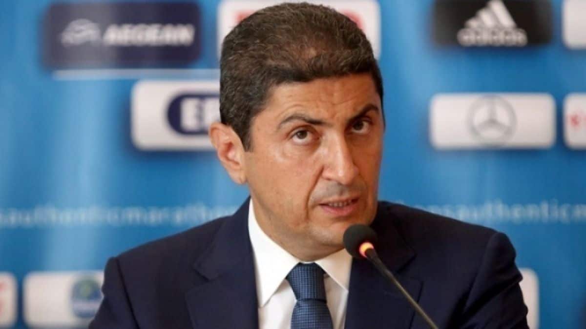 Ο Λευτέρης Αυγενάκης χτυπάει υπάλληλο του αεροδρομίου 