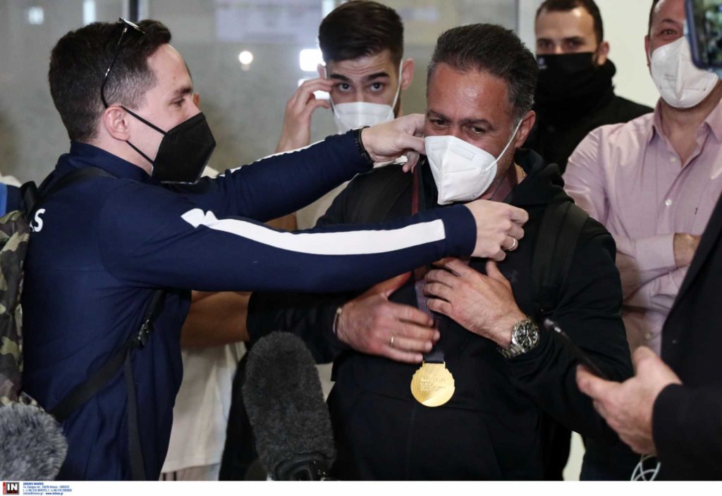 Πετρούνιας