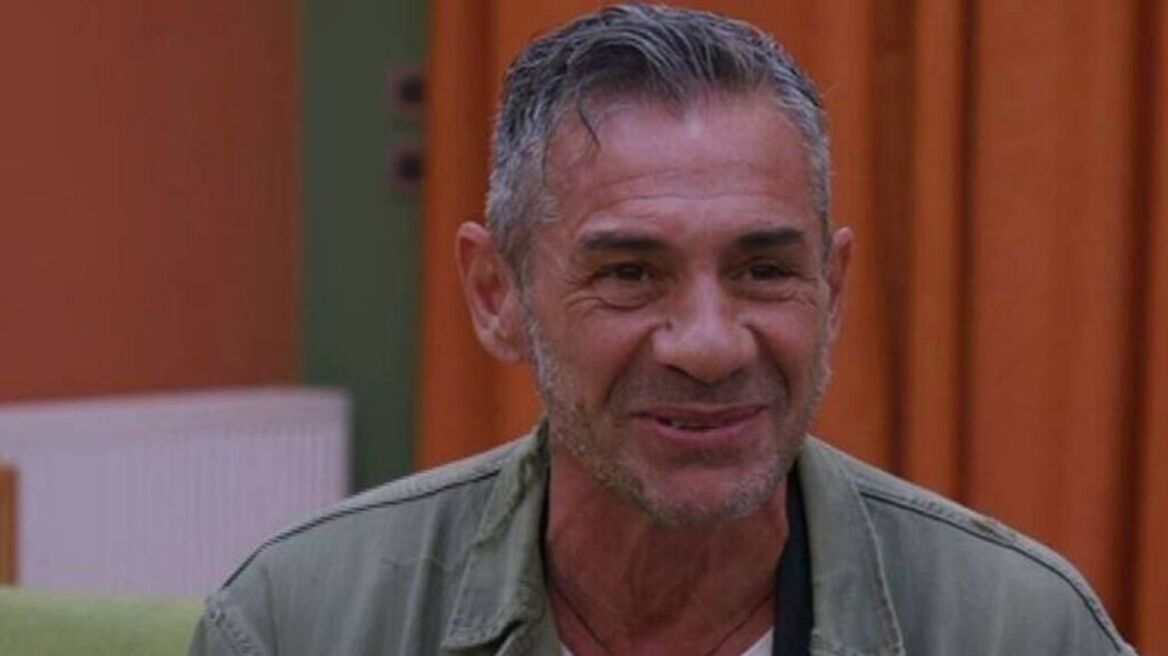 Διονύσης