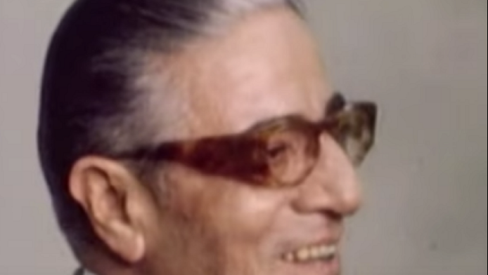 Η