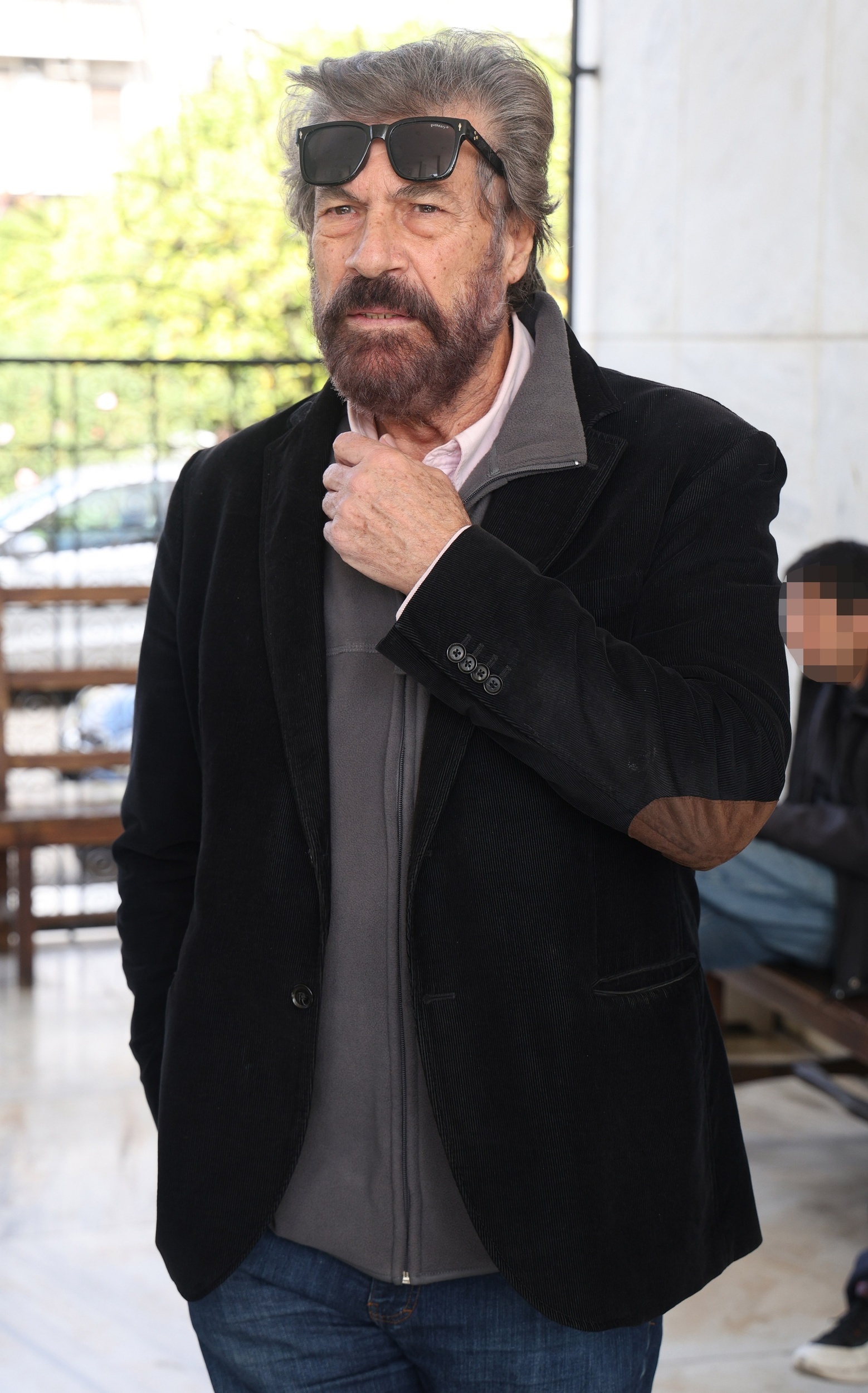 width=1558