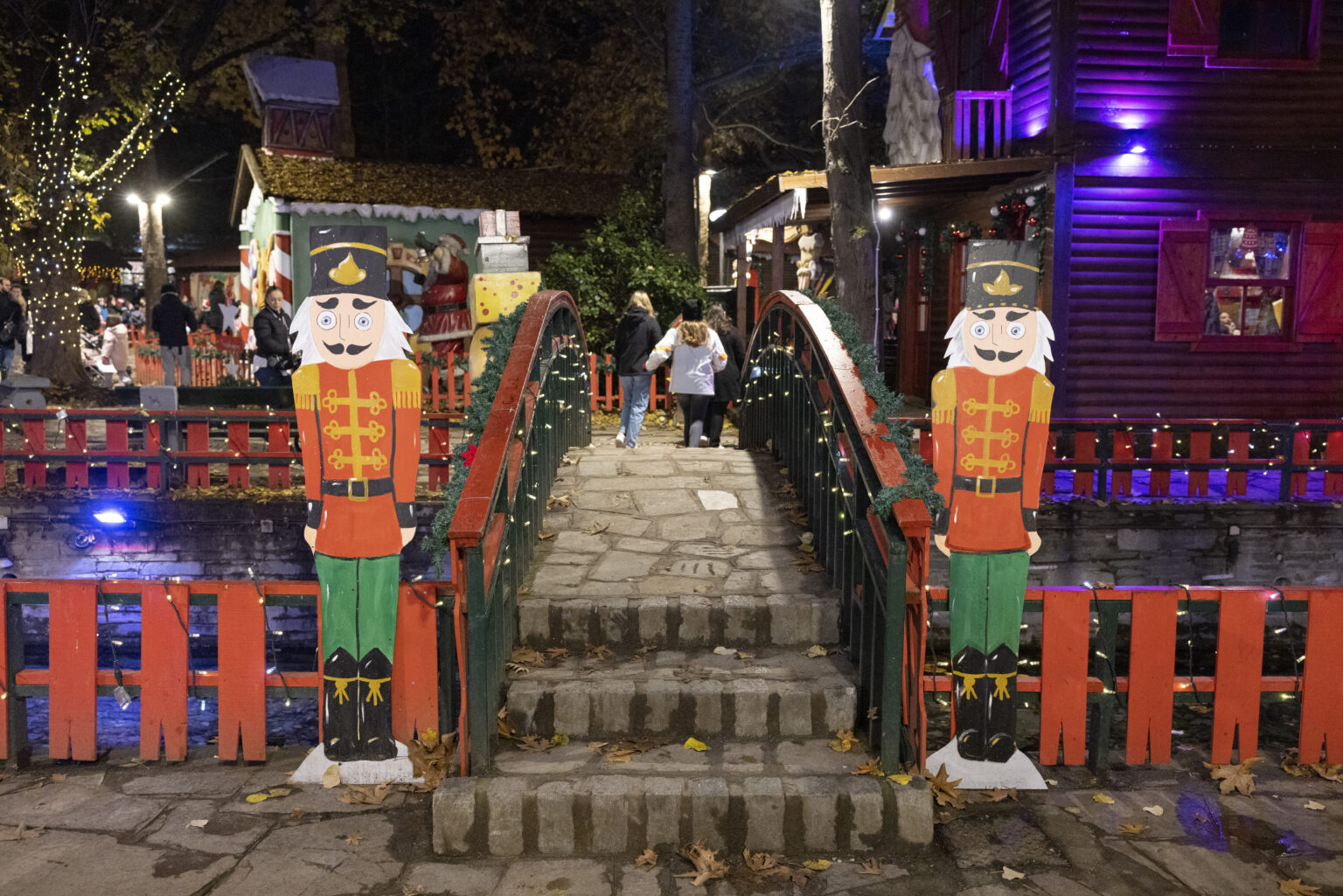 width=1536
