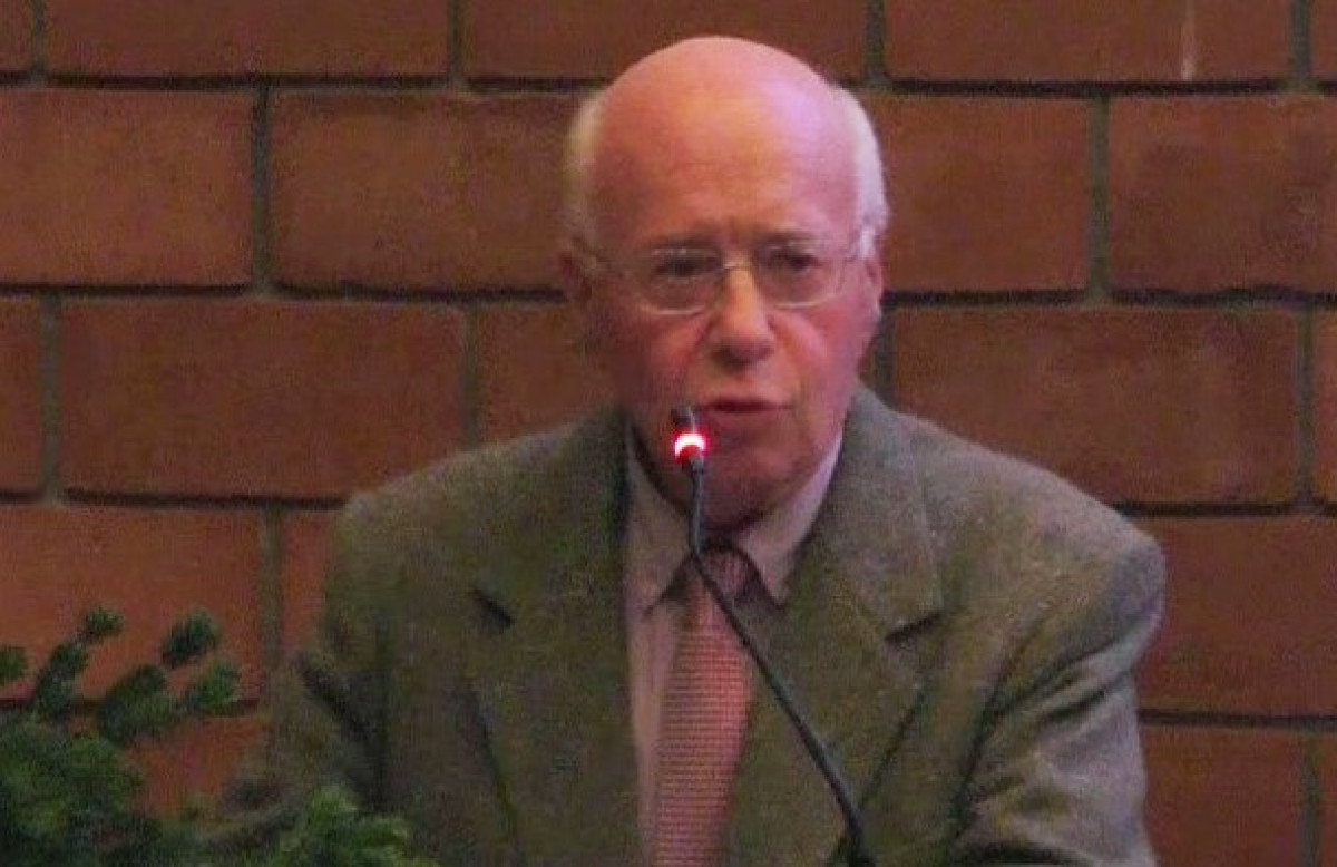 width=1200