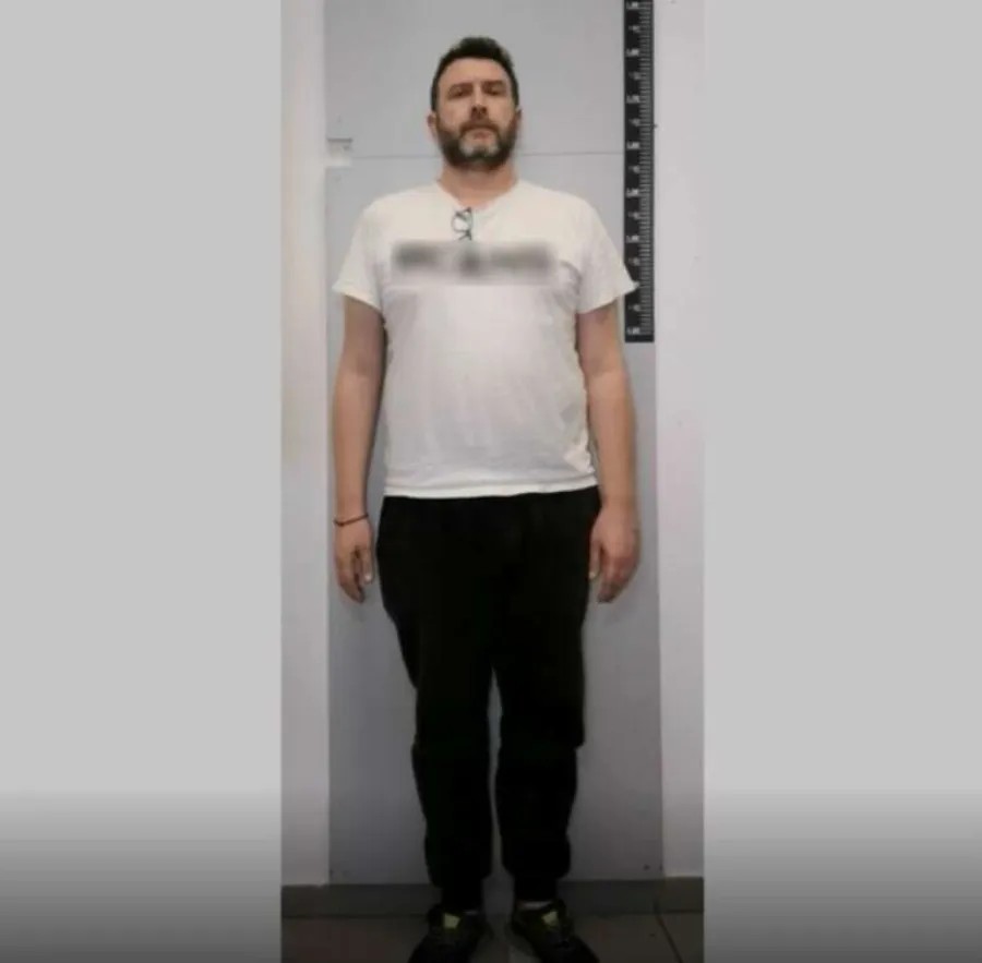 width=900