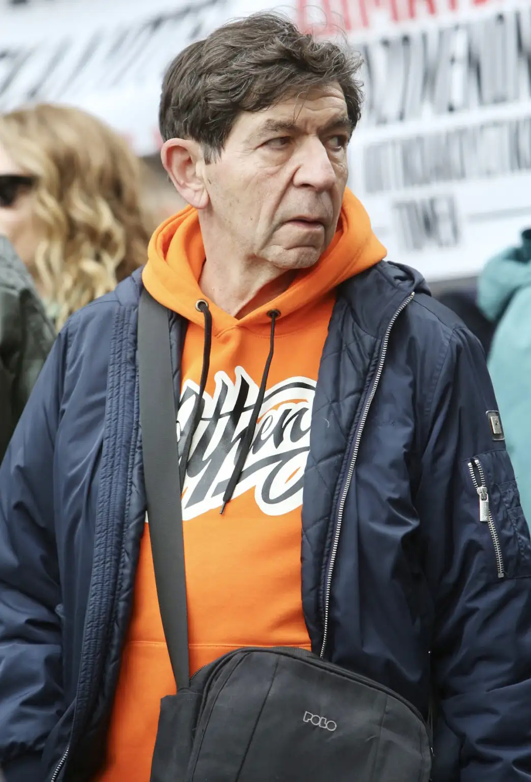 width=1044