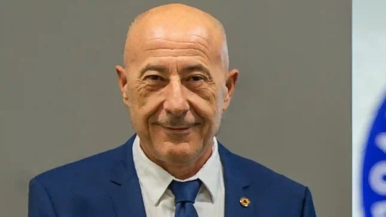 width=1290