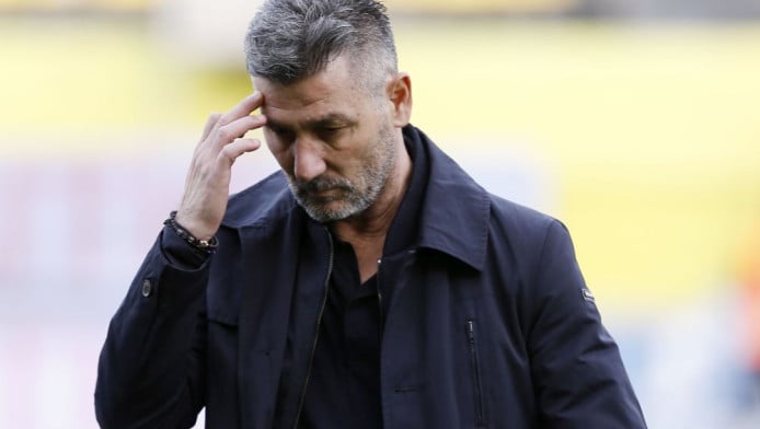 Ψάχνει