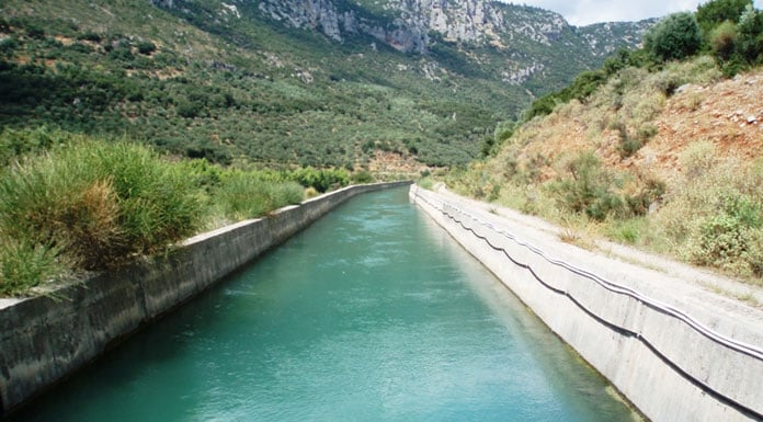 width=696