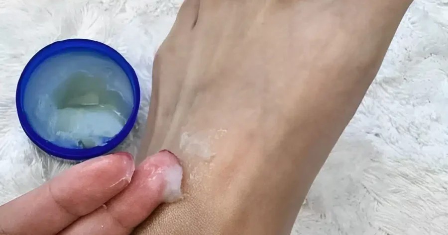 width=900