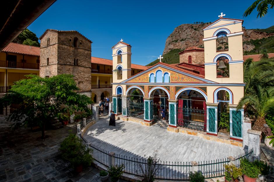 katholiko ieras monis taxiarchon aigialeias