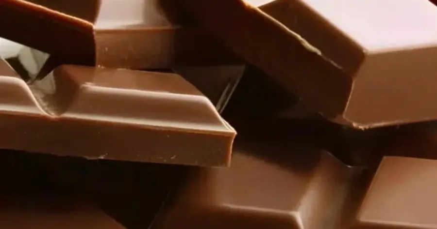 width=900