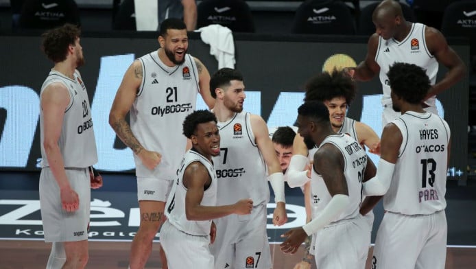 Διαλύεται