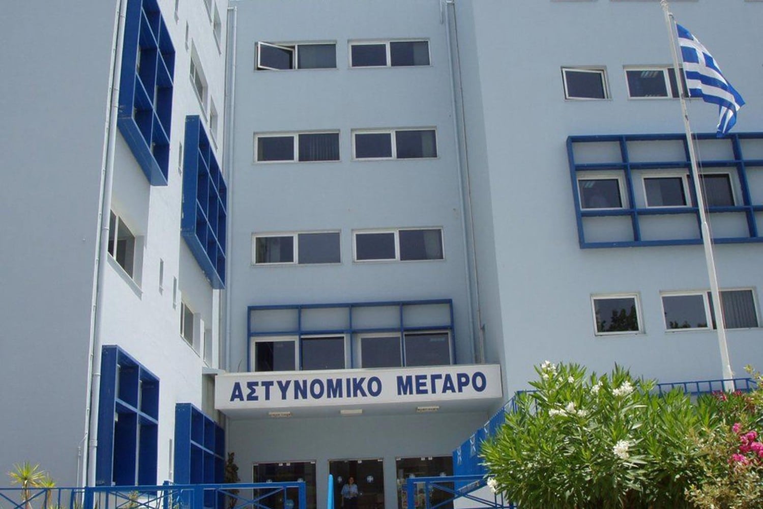 width=1500
