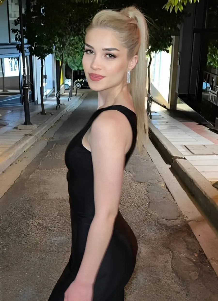 width=900