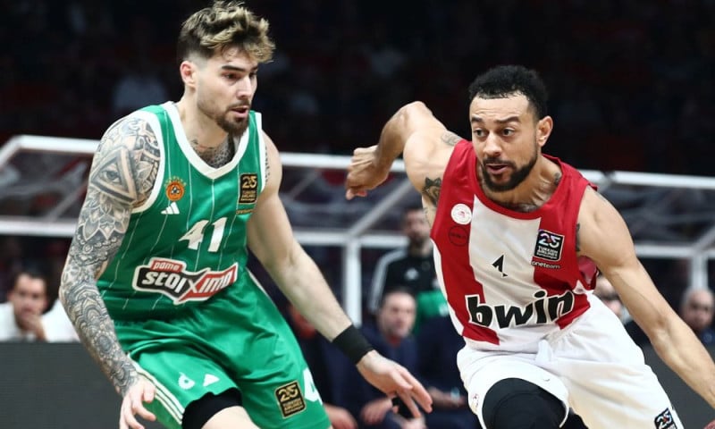 Φάση από ματς Ολυμπιακός - Παναθηναϊκός στη Euroleague
