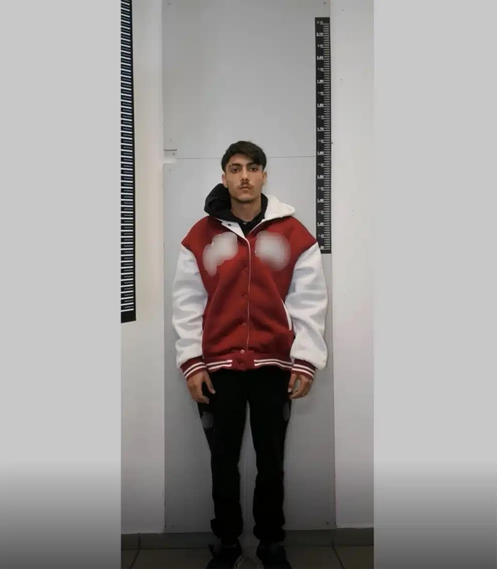 width=990