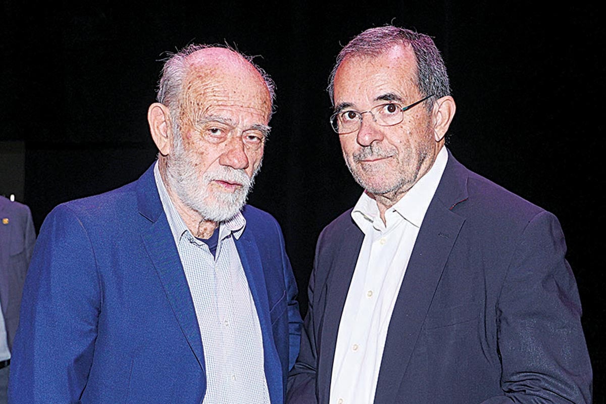 Πόπη και Ευαγγελία Δομάζου: Δύο ξένες… στην παρουσίαση βιβλίου για τον πατέρα τους 5 domazos040651
