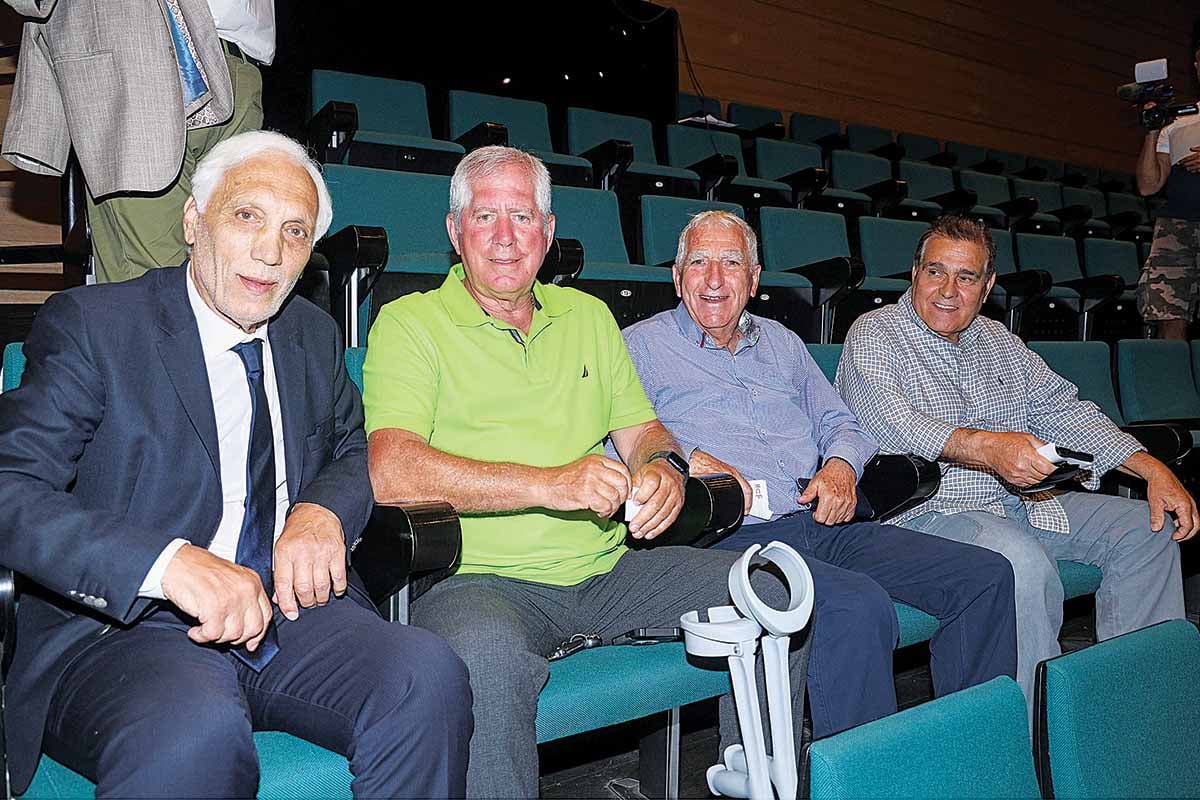 Πόπη και Ευαγγελία Δομάζου: Δύο ξένες… στην παρουσίαση βιβλίου για τον πατέρα τους 7 domazos04065