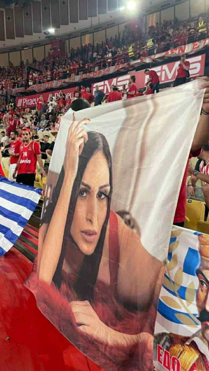 Οργισμένη αντίδραση από Λένα Ζευγαρά για πανό στο Ολυμπιακός-Παναθηναϊκός!