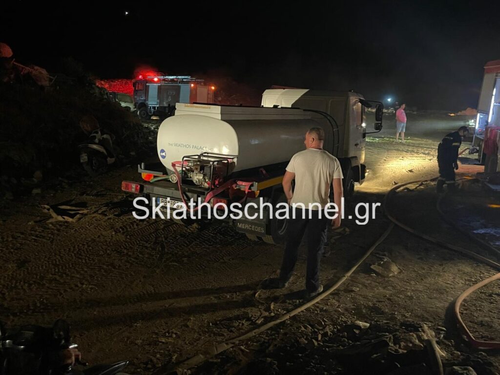 Φωτιά στη Σκιάθο στον ΧΥΤΑ στην περιοχή Παναγία Κουνίστρα 6 XYTA fotia Skiathos 6