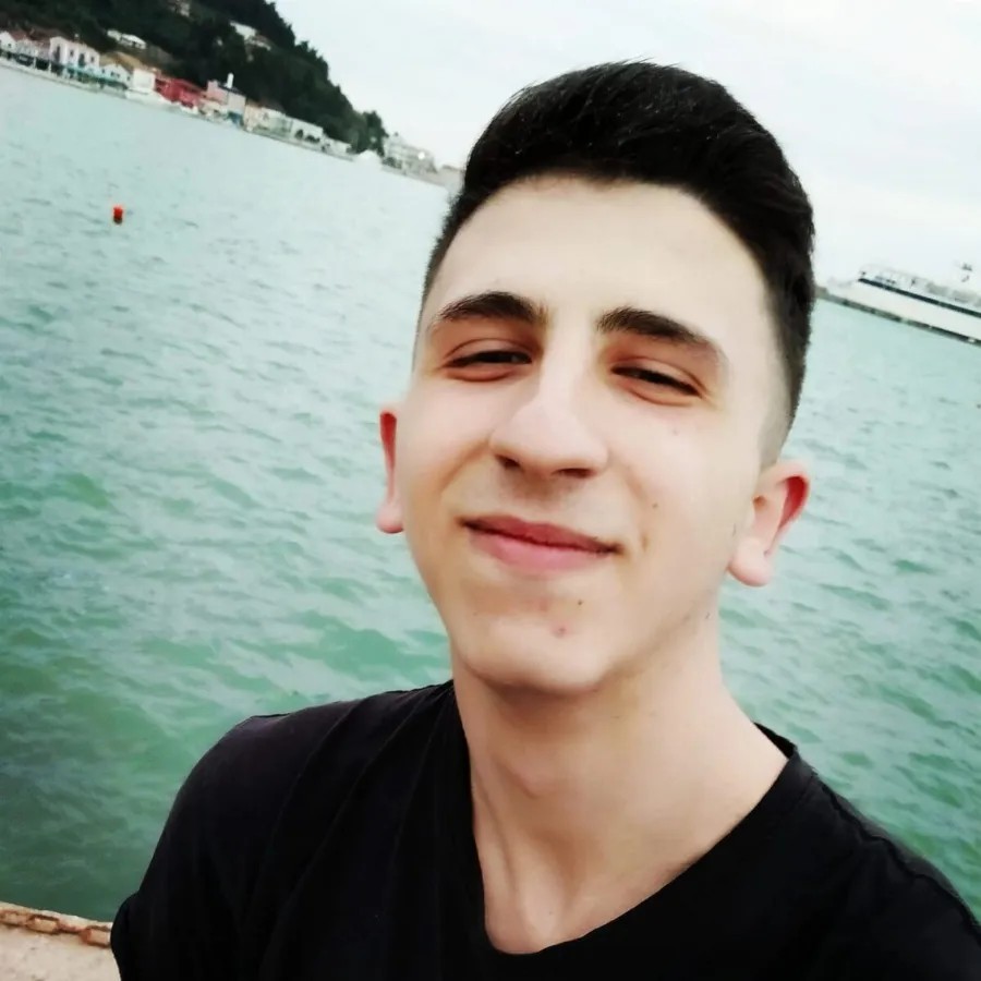 width=900