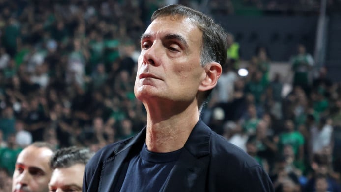 Αυτός