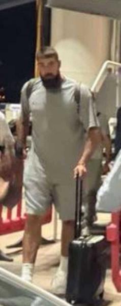 Ο Βαλαντσιούνας έφτασε... πανευτυχής - Οι πρώτες ΦΩΤΟ του από Αθήνα!