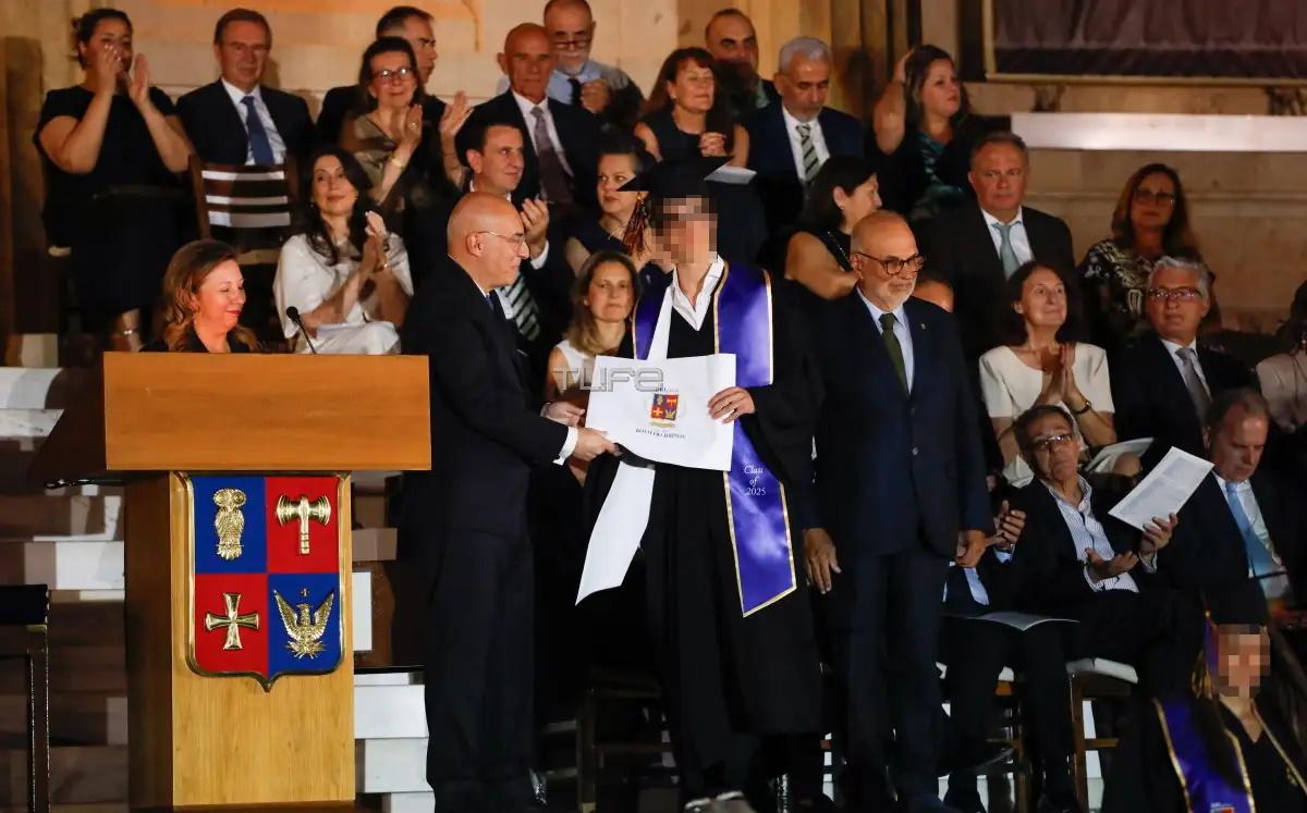 pavlos 12 1