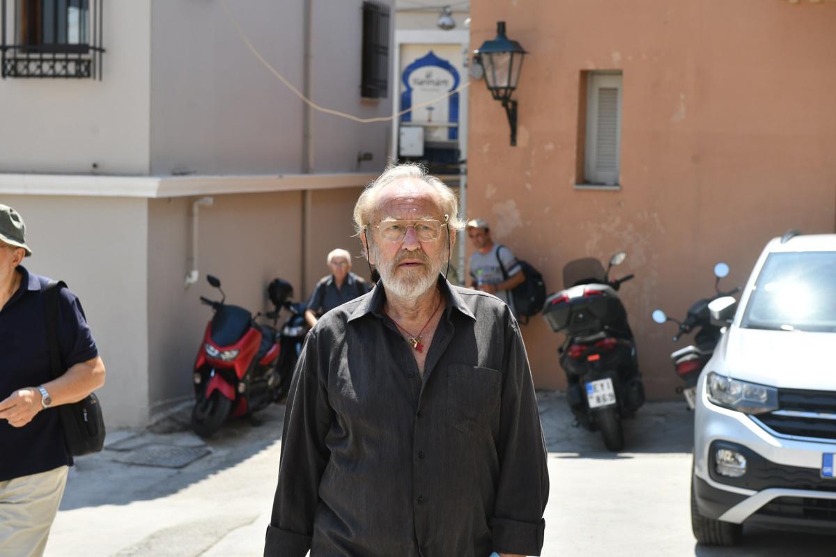 Γεράσιμος Μιχελής: Σε κλίμα συγκίνησης η κηδεία του - Ποιοι έδωσαν το παρών στο τελευταίο αντίο 6 michelis khdeia 10 1