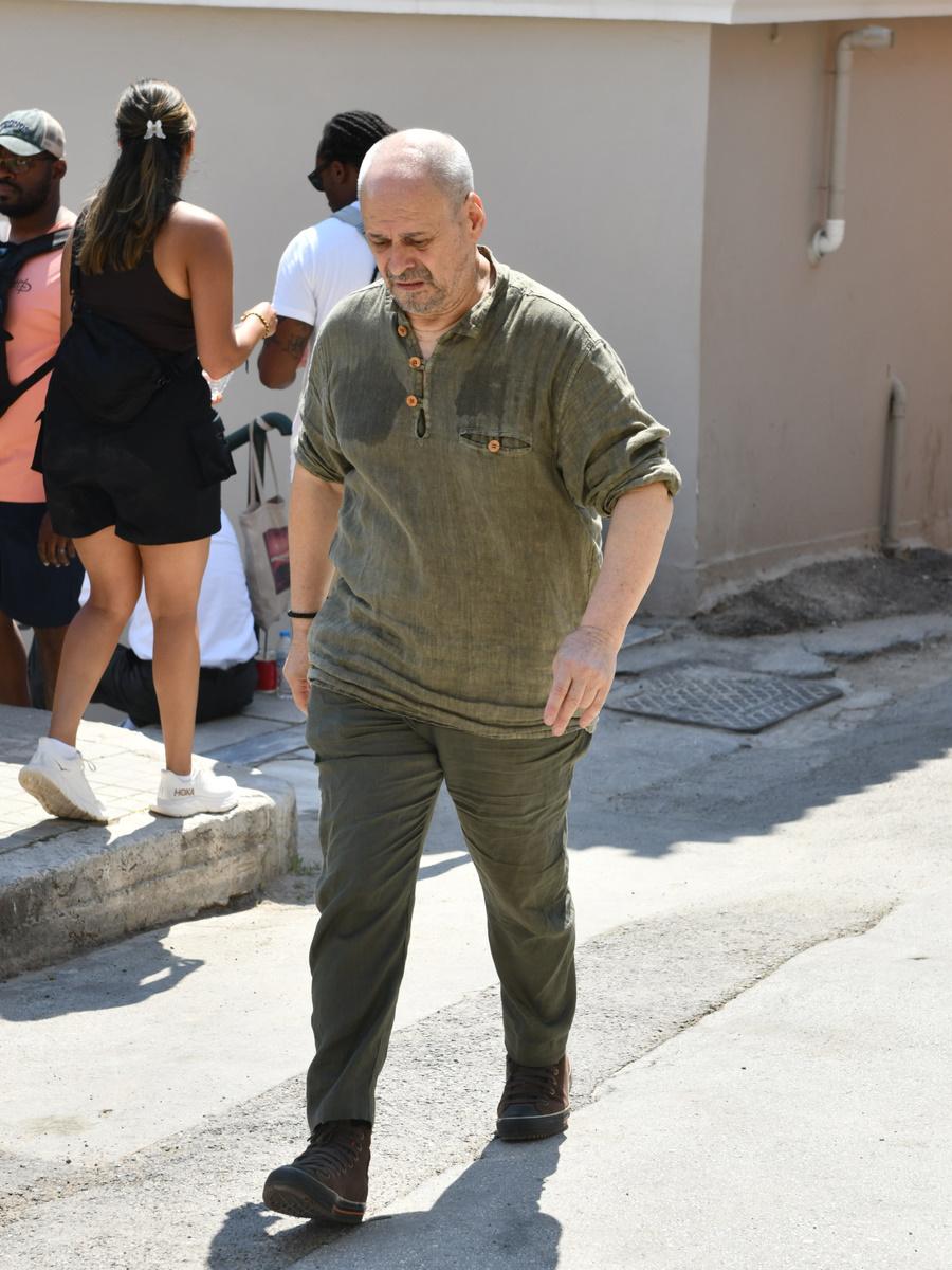 Γεράσιμος Μιχελής: Σε κλίμα συγκίνησης η κηδεία του - Ποιοι έδωσαν το παρών στο τελευταίο αντίο 16 photo10