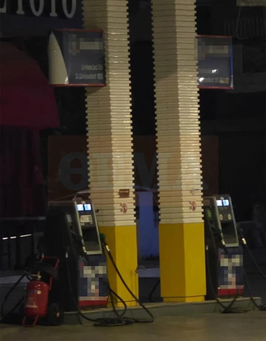 width=880