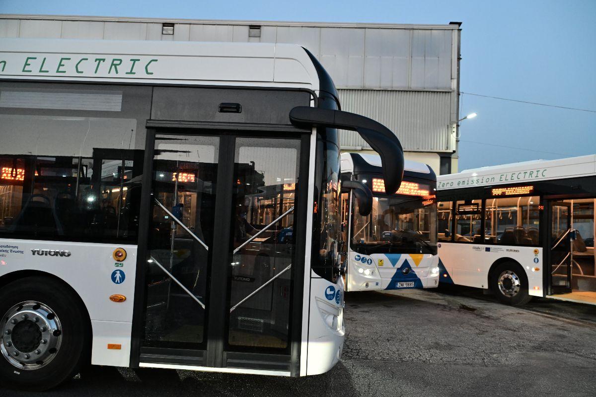 width=1200