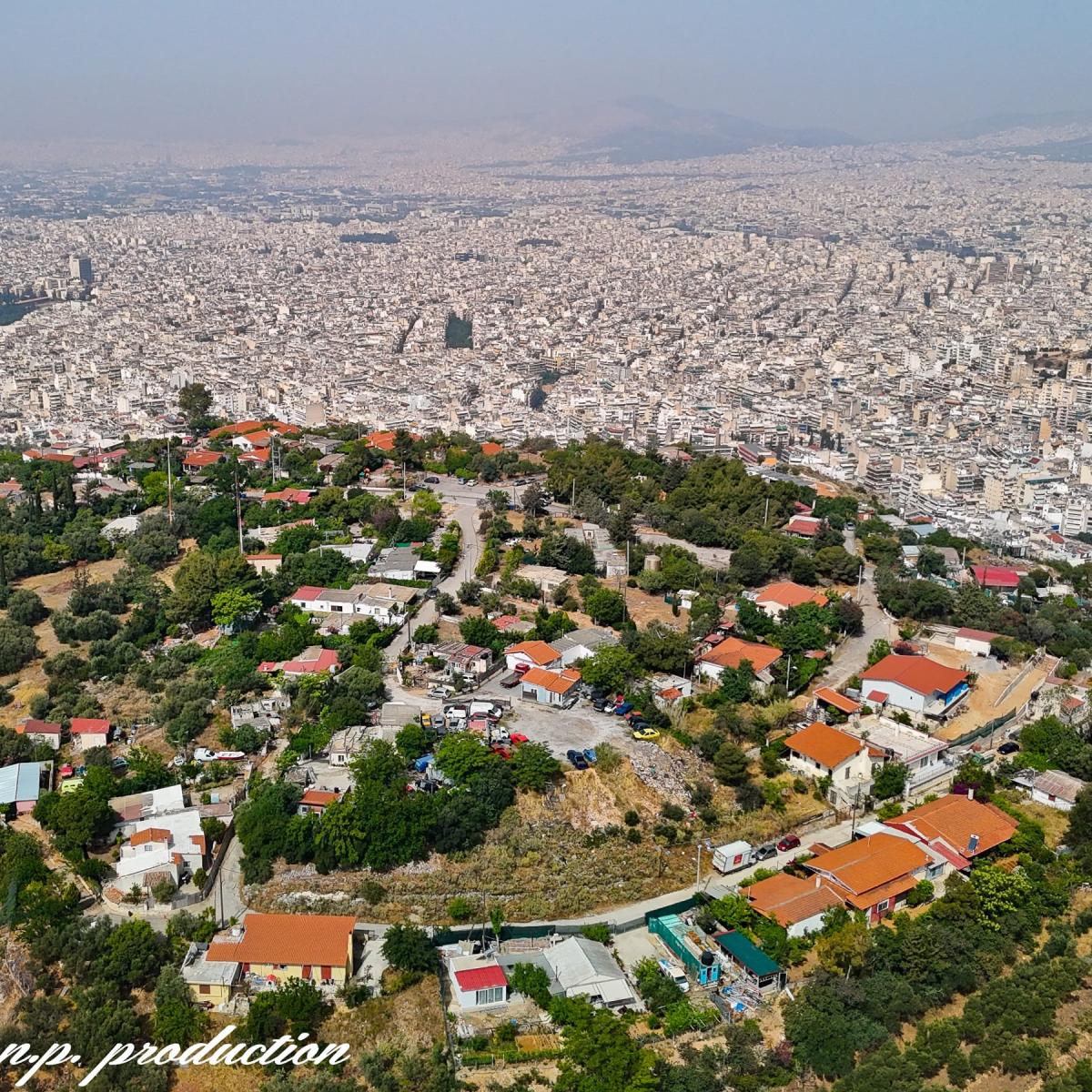 Το άγνωστο χωριό στο κέντρο της Αθήνας με τις ασβεστωμένες αυλές, τα βοσκοτόπια και την ωραία θέα 1 516449984 24531836993066811 8924380735712840900 n