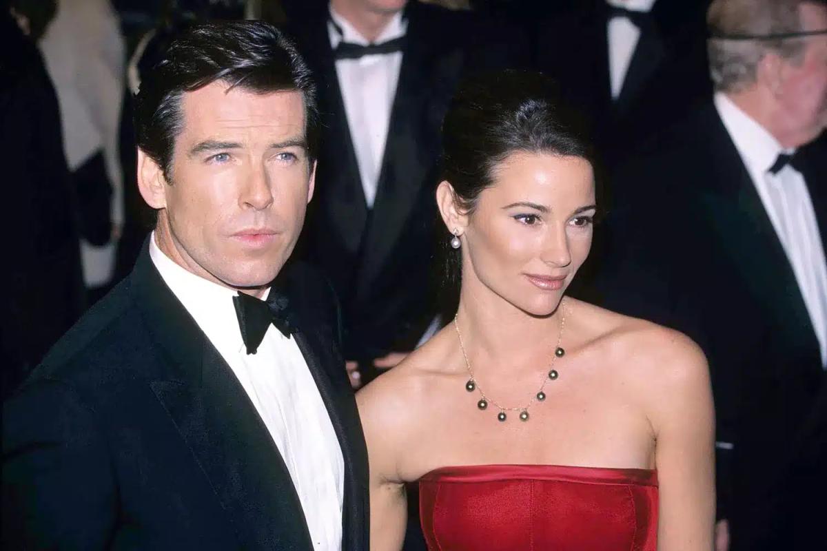 pierce brosnan keely shaye smith 3 050924 de5fad73cec3405fa095a480bd5bd2ca