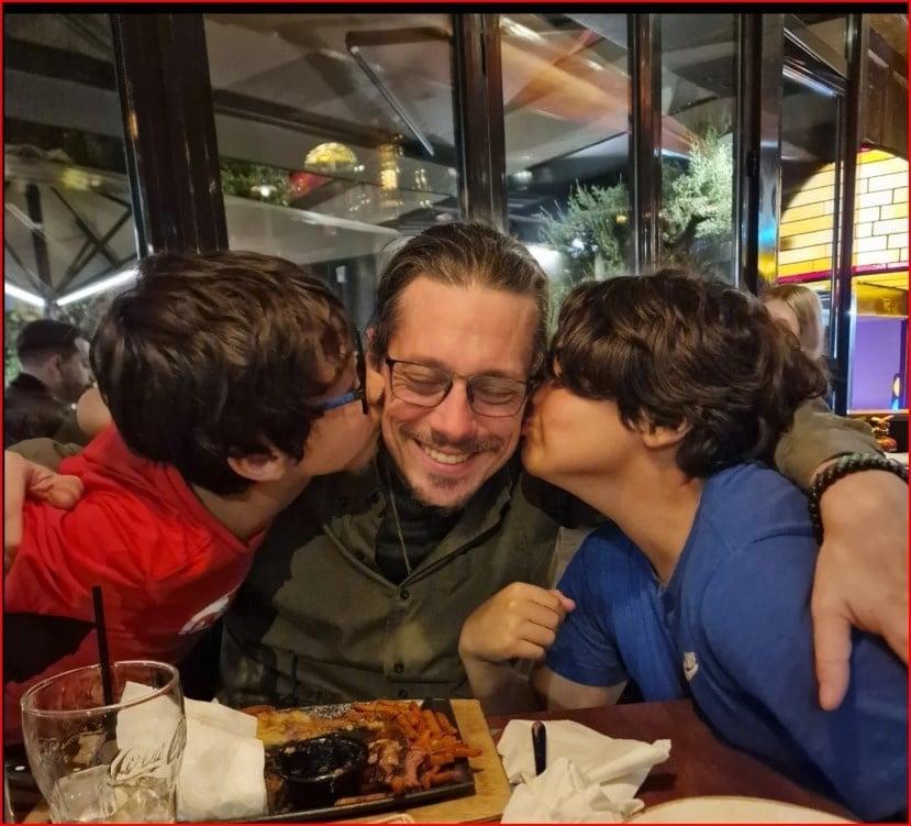 varthakouristhanasis