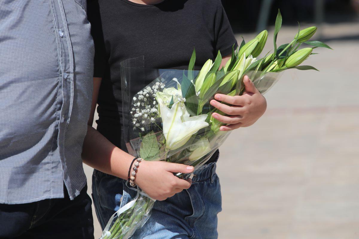 Θρήνος Ανθοδέσμη