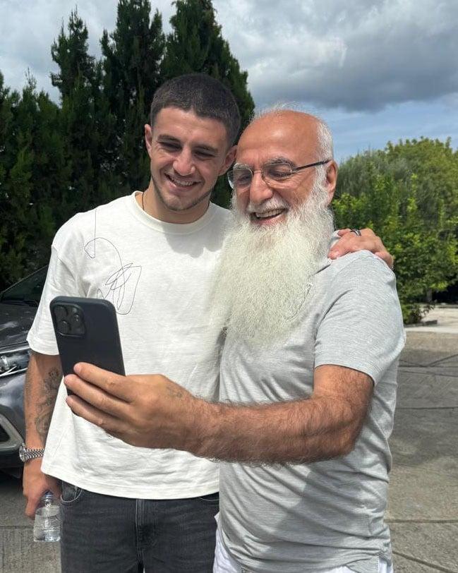 Υπάρχουν