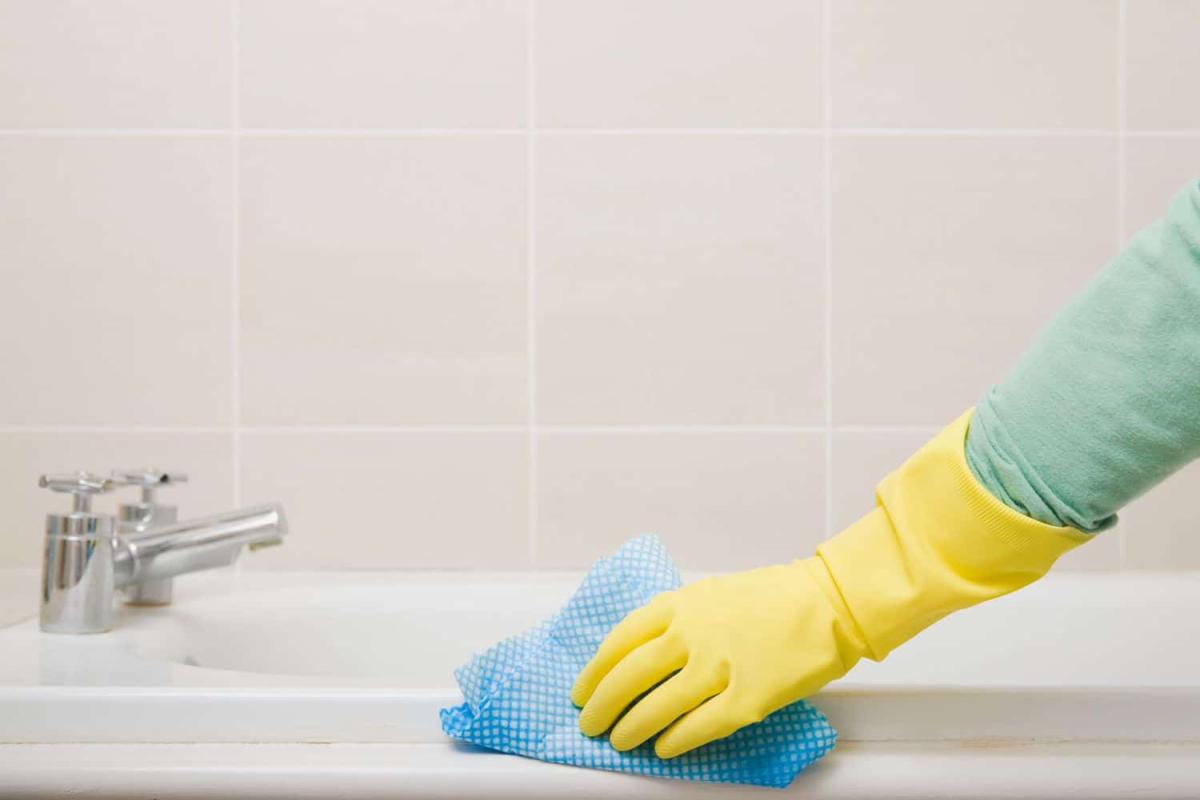 cleaning bathroom tub getty 0521 2000 7611399d55f8423bb36619ea77f2f223