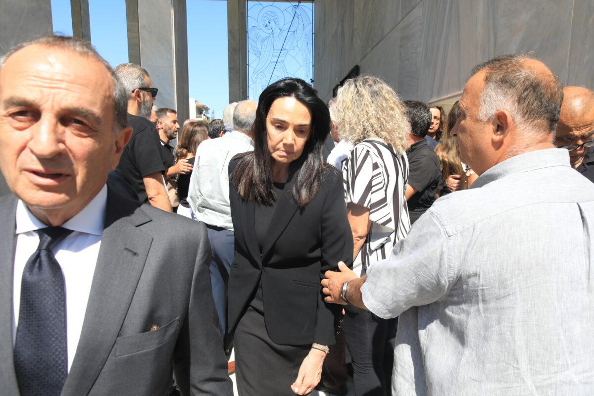 Σαρανταήμερο μνημόσυνο για την Λένα Σαμαρά, στο Α’ Νεκροταφείο Αθηνών, Κυριακή 14 Σεπτεμβρίου 2025. Η κόρη του πρώην Πρωθυπουργού Αντώνη Σαμαρά πέθανε σε ηλικία 34 ετών στις 7 Αυγούστου 2025. (ΓΙΑΝΝΗΣ ΠΑΝΑΓΟΠΟΥΛΟΣ