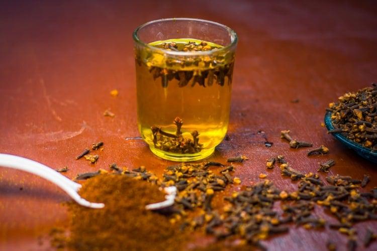 what is clove water