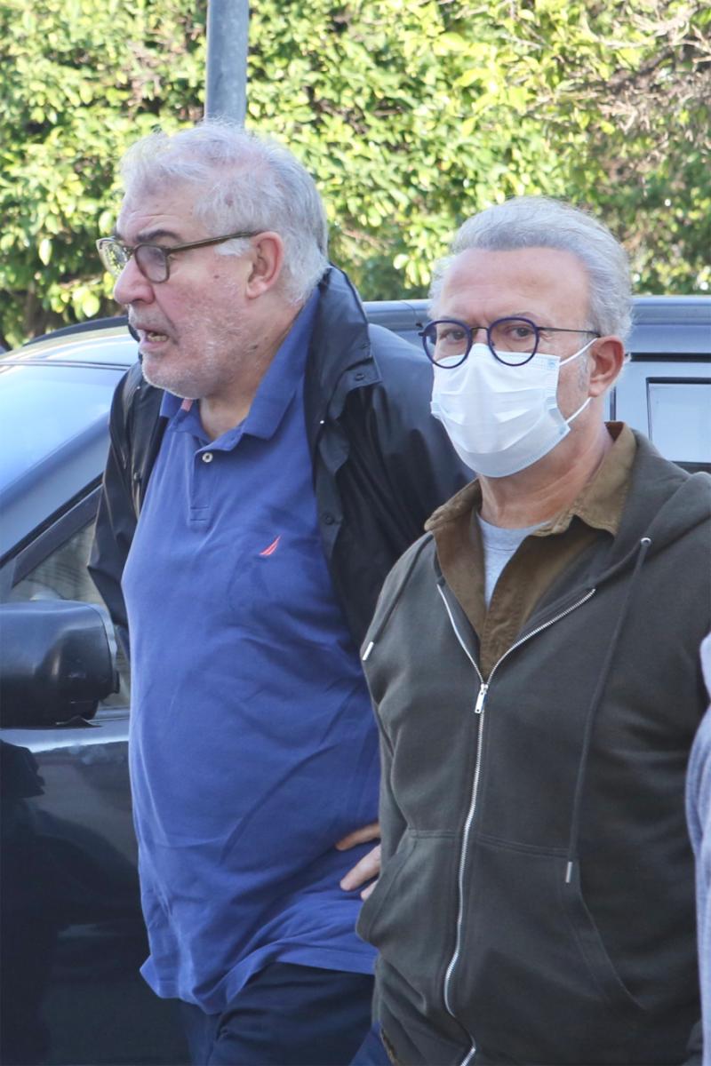 Άννα Κυριακού: «Ήταν δική της επιθυμία να καεί, γιατί ήθελε να είναι βαζάκι και να κοιτάει τον Παρθενώνα», λέει ο γιος της 3 Άννα Κυριακού - κηδεία: Συγκίνηση στο τελευταίο αντίο, λύγισε ο γιος της: «Αγαπήθηκε από όλο τον κόσμο» - Δείτε φωτογραφίες