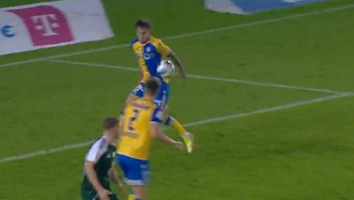 Το πέναλτι που ζήτησε ο ΠΑΟ πριν το 1-0 - Δεν είδε παράβαση το VAR (Vid)