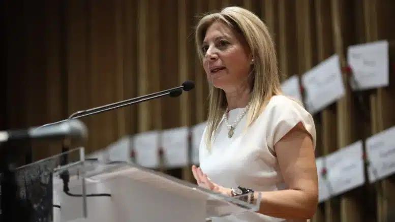 Η Μαρία Καρυστιανού για την παρέλαση της 28ης Οκτωβρίου στον Άγνωστο Στρατιώτη: «Το μνημείο είναι ζωντανή υπενθύμιση θυσίας και ευθύνης» 2 maria karystianou omilia main big 777x437 1