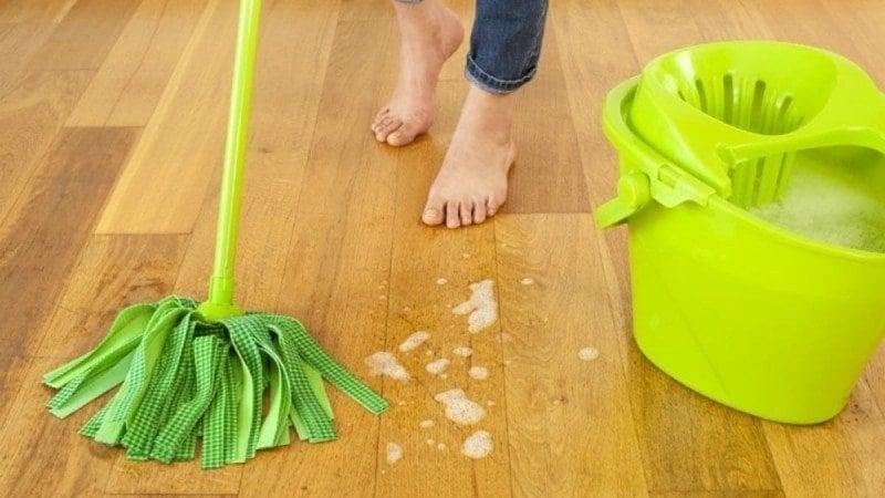 Μυρίζει άσχημα η σφουγγαρίστρα; Το κόλπο της γιαγιάς με 2 υλικά από την κουζίνα που θα την κάνει… καινούργια 2 20220624 62b61a116c442